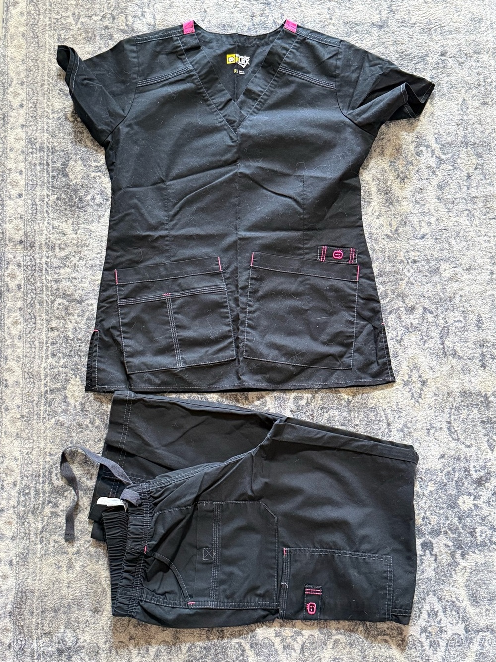 WonderWink flex Black Scrub Top & Pants with Pink Stitch Accents